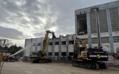 El Puerto de Huelva inicia hoy la demolición del edificio de Expofrisa en el Muelle de Levante.